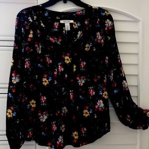 Beautiful black top with flowers!
